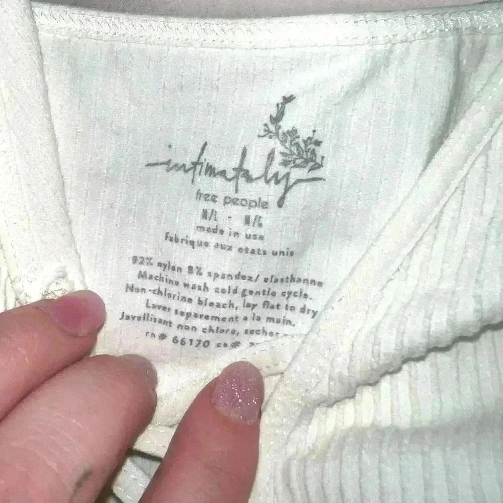 White tank top from‎ free people size (m/l) - Picture 2 of 5